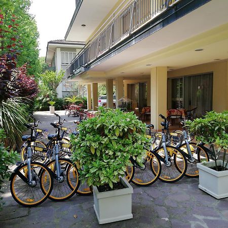 Hotel Devon Rooms & Breakfast Cesenatico Zewnętrze zdjęcie