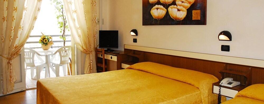 Hotel Devon Rooms & Breakfast Cesenatico Zewnętrze zdjęcie