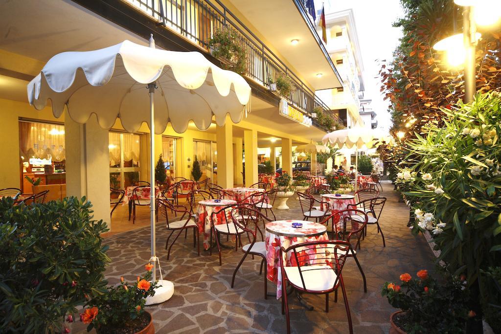 Hotel Devon Rooms & Breakfast Cesenatico Zewnętrze zdjęcie