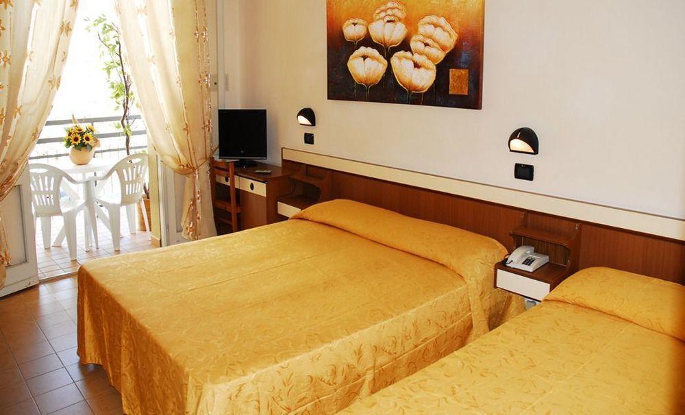 Hotel Devon Rooms & Breakfast Cesenatico Zewnętrze zdjęcie