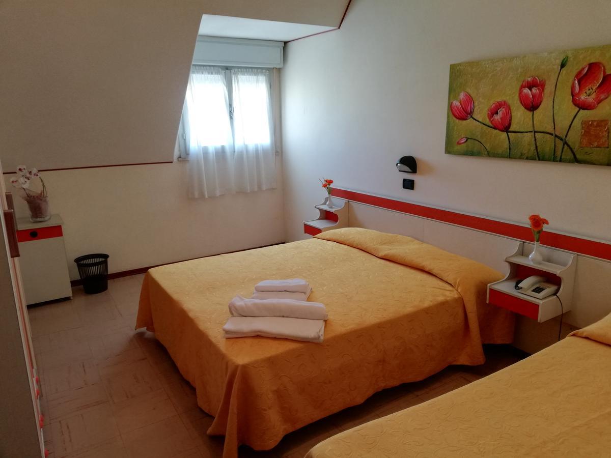 Hotel Devon Rooms & Breakfast Cesenatico Zewnętrze zdjęcie