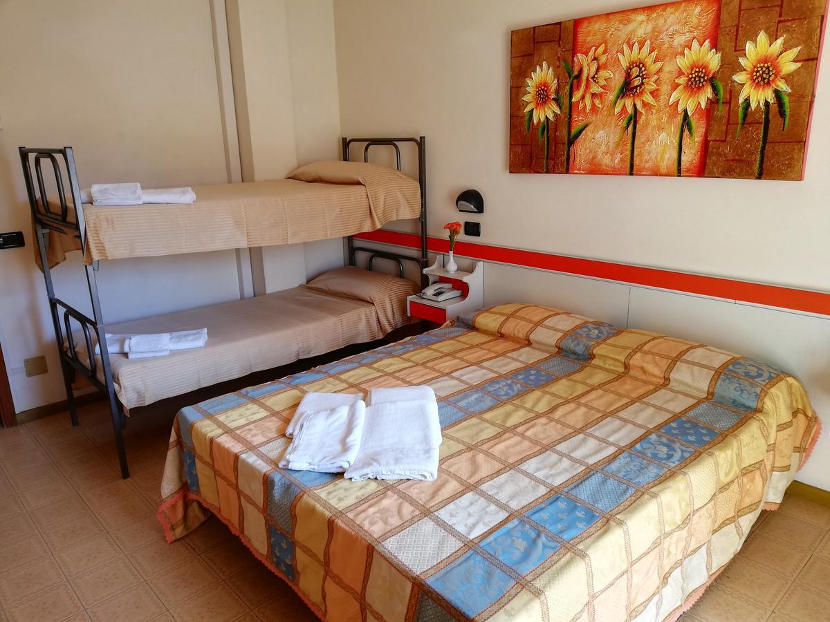 Hotel Devon Rooms & Breakfast Cesenatico Zewnętrze zdjęcie
