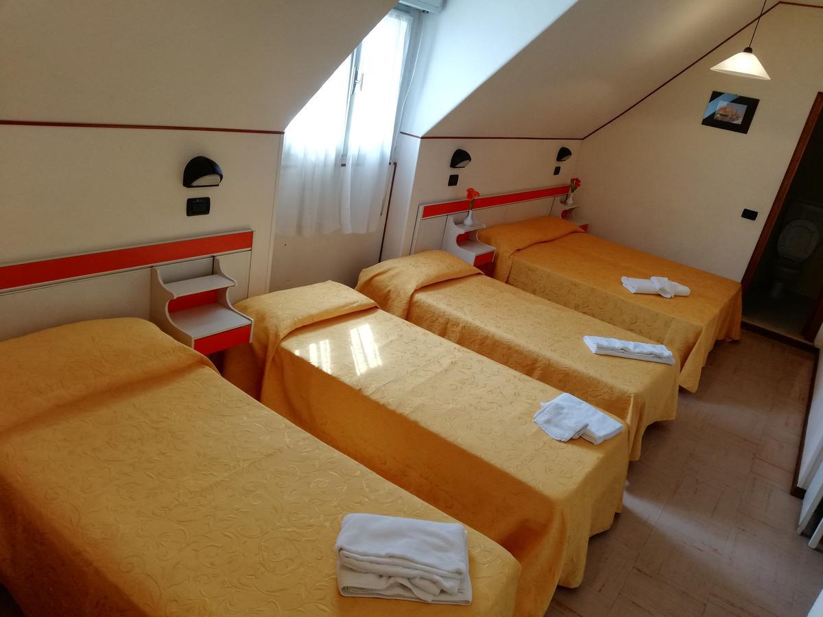 Hotel Devon Rooms & Breakfast Cesenatico Zewnętrze zdjęcie