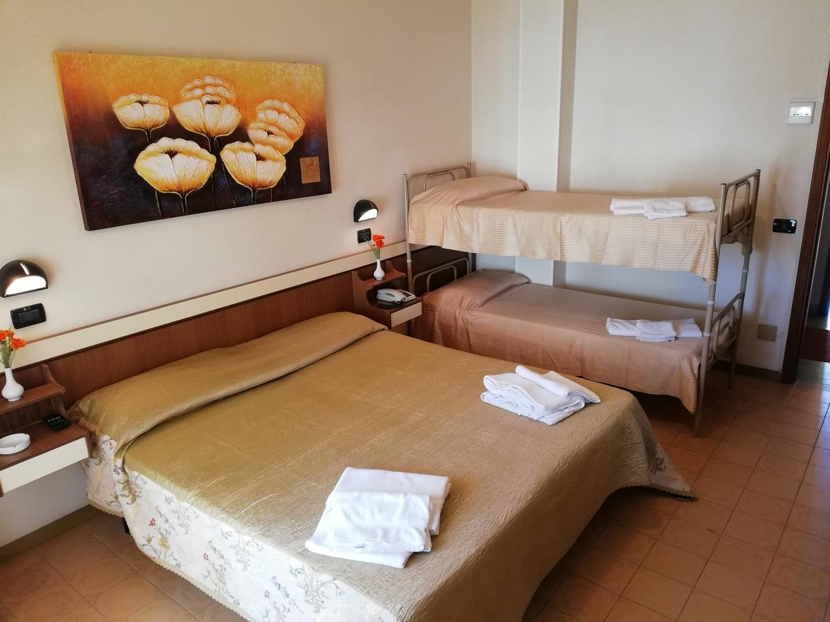 Hotel Devon Rooms & Breakfast Cesenatico Zewnętrze zdjęcie